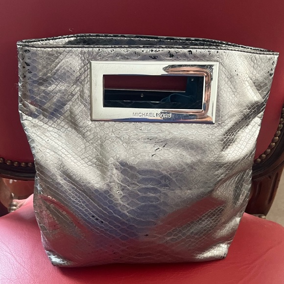 🌟MICHAEL KORS BERKLEY MEDIUM BAG.BEAUTIFUL - Picture 1 of 6